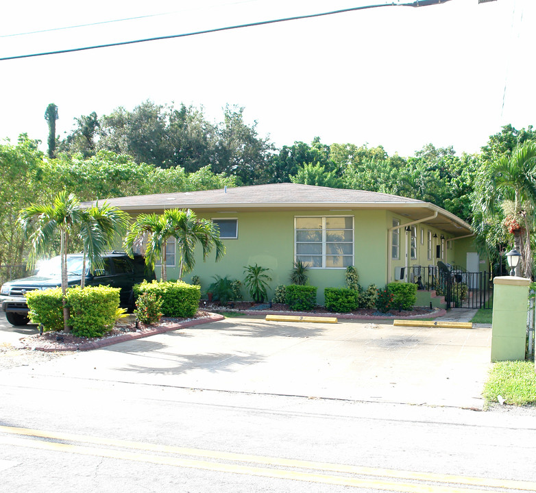 800 NE 85th St in Miami, FL - Building Photo