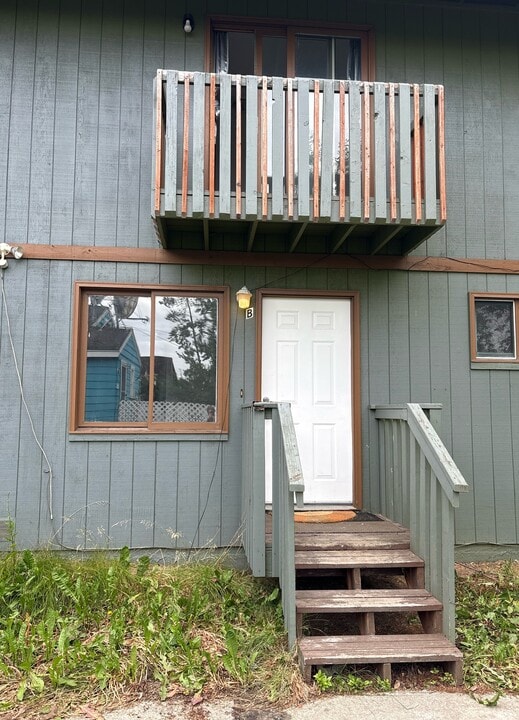 733 Irwin St in Anchorage, AK - Building Photo
