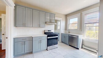 1616 Chapel St in New Haven, CT - Building Photo