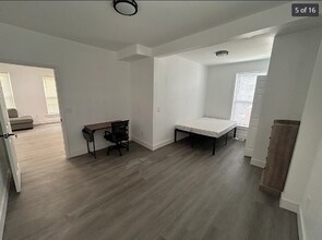 94 Walnut St, Unit #1 in Binghamton, NY - Building Photo - Building Photo