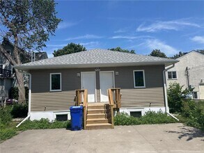 466 Thomas Ave W in St. Paul, MN - Building Photo - Building Photo