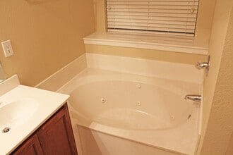 211 King George Rd in Ponder, TX - Building Photo - Building Photo
