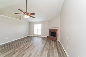 6476 Farley Dr E in Olive Branch, MS - Building Photo - Building Photo