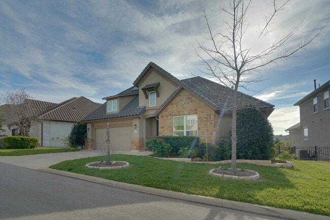 19616 Summit Glory Trl in Briarcliff, TX - Building Photo - Building Photo