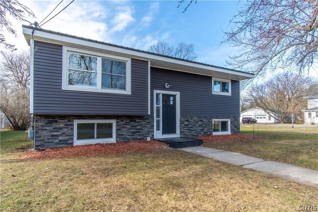 627 New York Ave in Watertown, NY - Building Photo - Building Photo