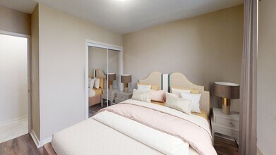 Hunter's Lodge in Toronto, ON - Building Photo - Building Photo