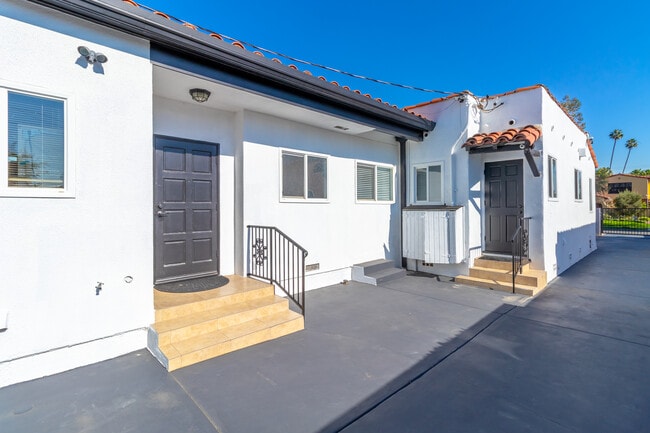 161 N Willaman Dr, Unit 1 in Beverly Hills, CA - Building Photo - Building Photo