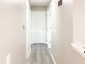 18619 Woodruff St in Smithville, MO - Foto de edificio - Building Photo