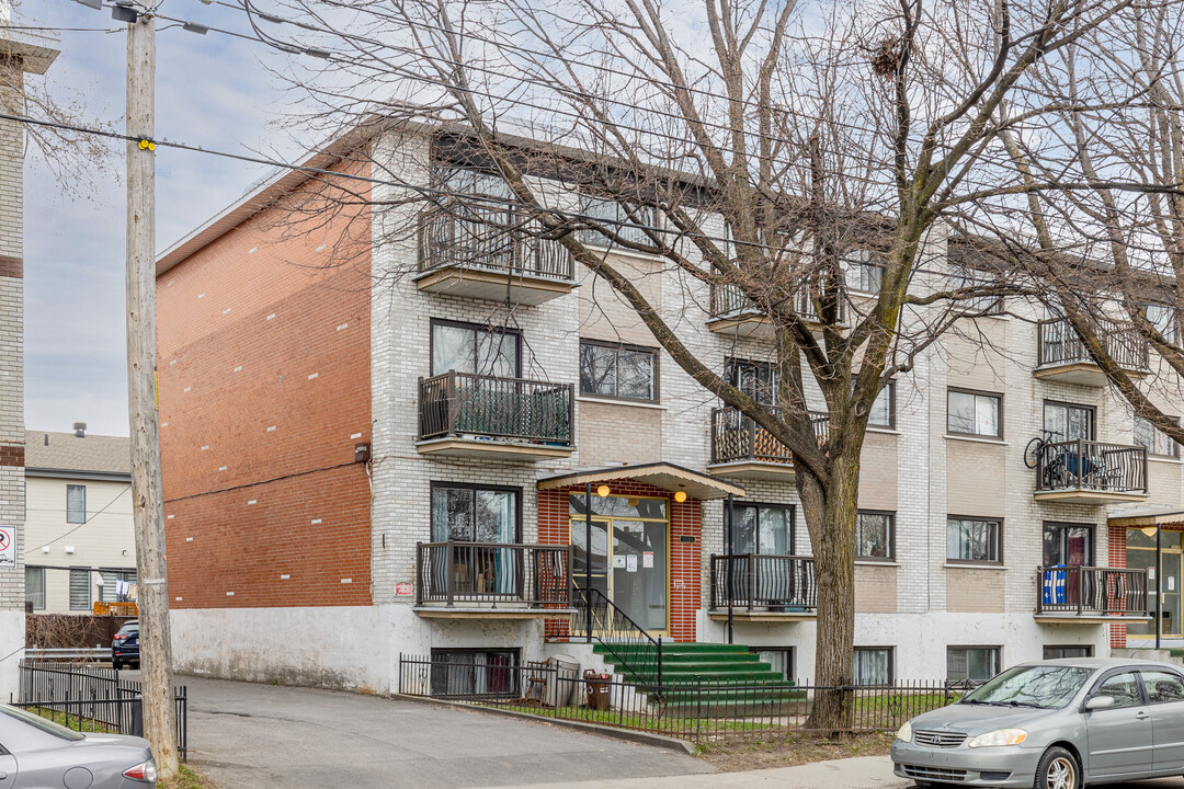 7430 des Ormeaux Av in Montréal, QC - Building Photo