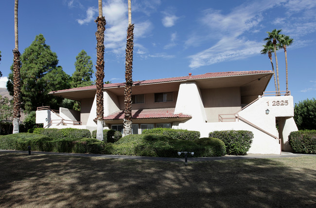 Palm Springs Villas in Palm Springs, CA - Building Photo - Building Photo