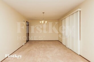 18428 Lange St in Lansing, IL - Building Photo - Building Photo