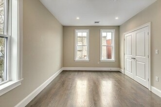 208 W 8th St, Unit 3 in Boston, MA - Building Photo - Building Photo