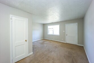 5299 Sharon St in Forest Park, GA - Building Photo - Building Photo