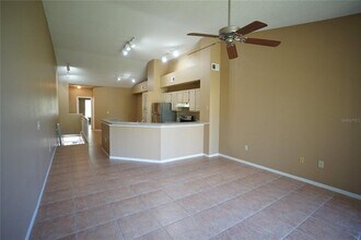 1060 Normandy Trace Rd in Tampa, FL - Building Photo - Building Photo