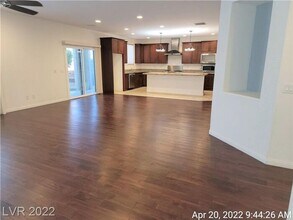 10465 Saddle Mountain St in Las Vegas, NV - Building Photo - Building Photo