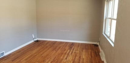 6703 W Barivista Dr in Verona, PA - Building Photo - Building Photo