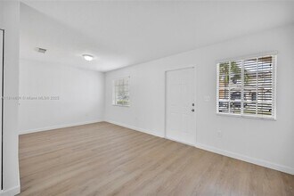 16260 SW 97th St in Miami, FL - Building Photo - Building Photo