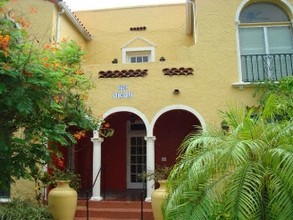 226 Sidonia Ave in Coral Gables, FL - Building Photo - Building Photo