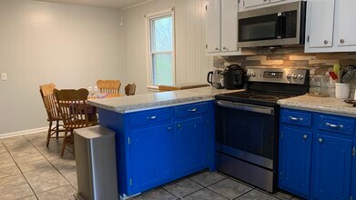 1143 Chestnut Dr in Burns, TN - Building Photo - Building Photo