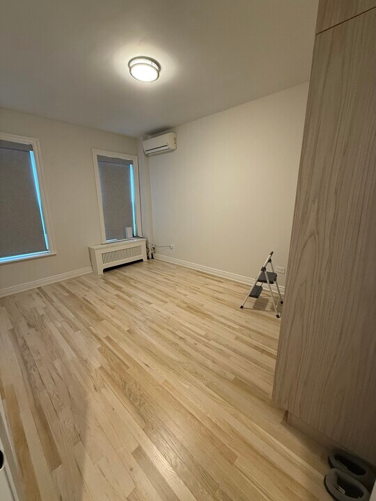 7818 82nd St, Unit 1 in Glendale, NY - Foto de edificio
