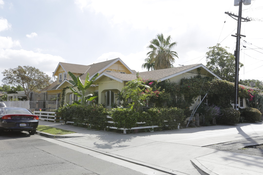 120 E Alberta St in Anaheim, CA - Building Photo