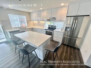 5222 Brooklyn Ave NE in Seattle, WA - Building Photo - Building Photo