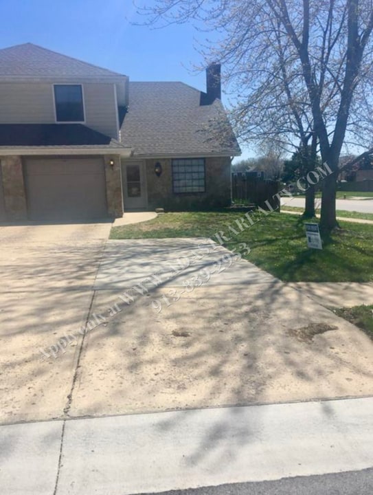 1601 E Elm Terrace in Olathe, KS - Building Photo