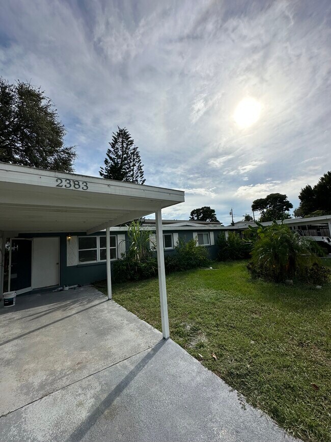 2383 Chaucer St in Clearwater, FL - Building Photo - Building Photo