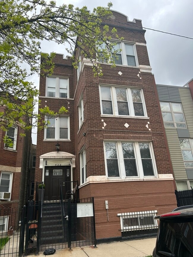 property at 522 N Troy St