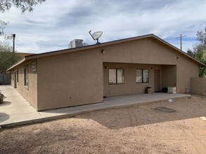 220 West Roger Road in Tucson, AZ - Building Photo - Building Photo