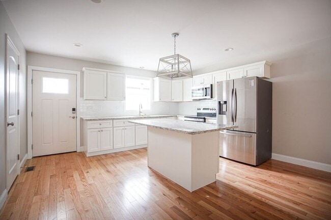 2 Vernon St in Holyoke, MA - Building Photo - Building Photo