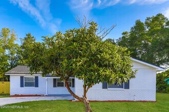 8203 Ireland Dr in Jacksonville, FL - Building Photo - Building Photo