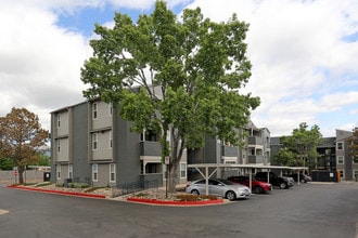 Viridian Edge at the Park in Colorado Springs, CO - Foto de edificio - Building Photo