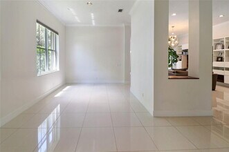 1600 Blue Jay Cir in Weston, FL - Building Photo - Building Photo