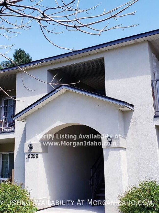 10096 W Garverdale Ln in Boise, ID - Building Photo - Building Photo