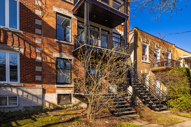 6818-6824 Louis-Hébert Av in Montréal, QC - Building Photo - Building Photo