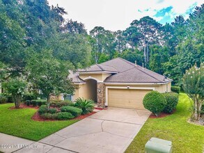 6466 Ginnie Springs Rd in Jacksonville, FL - Foto de edificio - Building Photo