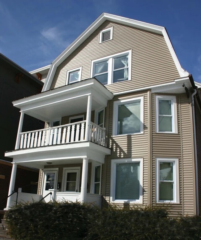 410 W Mifflin St, Unit 2 in Madison, WI - Foto de edificio - Building Photo