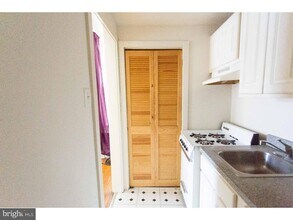 407 S 11th St in Philadelphia, PA - Building Photo - Building Photo