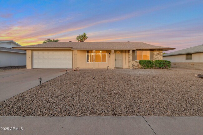 9822 W Silver Bell Dr in Sun City, AZ - Building Photo - Building Photo
