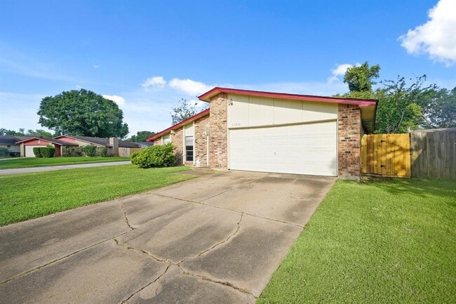 15822 Danford Dr in Houston, TX - Building Photo - Building Photo