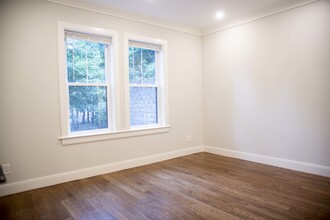 53 Quint Ave, Unit 1 in Boston, MA - Foto de edificio - Building Photo