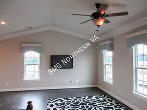 24688 Hutchinson Farm Dr in Sterling, VA - Building Photo - Building Photo