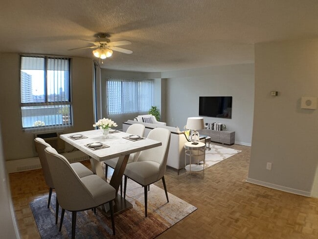 The Maplewoods in Mississauga, ON - Building Photo - Building Photo