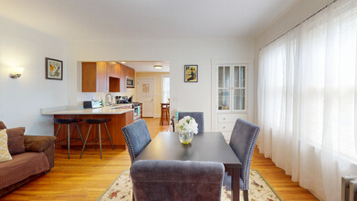 29 Montgomery St, Unit A in Cambridge, MA - Building Photo - Building Photo