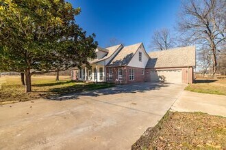 6355 W C Rogers Blvd in Skiatook, OK - Building Photo - Building Photo