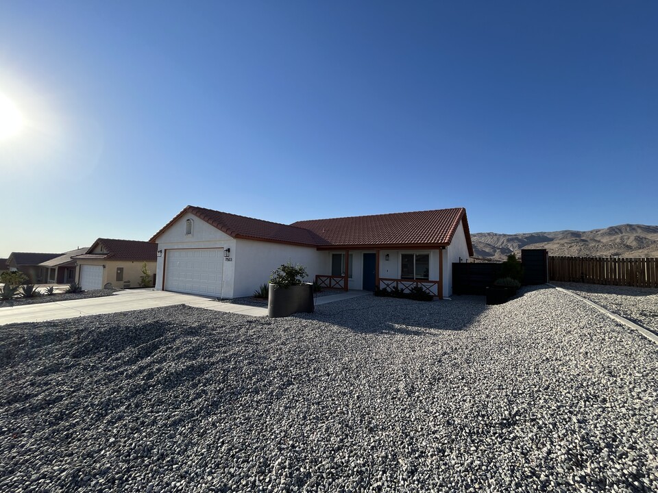 71503 Sunflower Dr in Twentynine Palms, CA - Building Photo