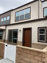 105 Red Brick Dr in Simi Valley, CA - Building Photo