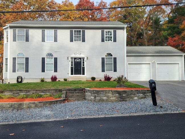 30 Mary Ann Way in Taunton, MA - Foto de edificio - Building Photo