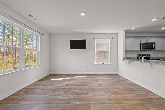 property at 122 March Crk Dr
